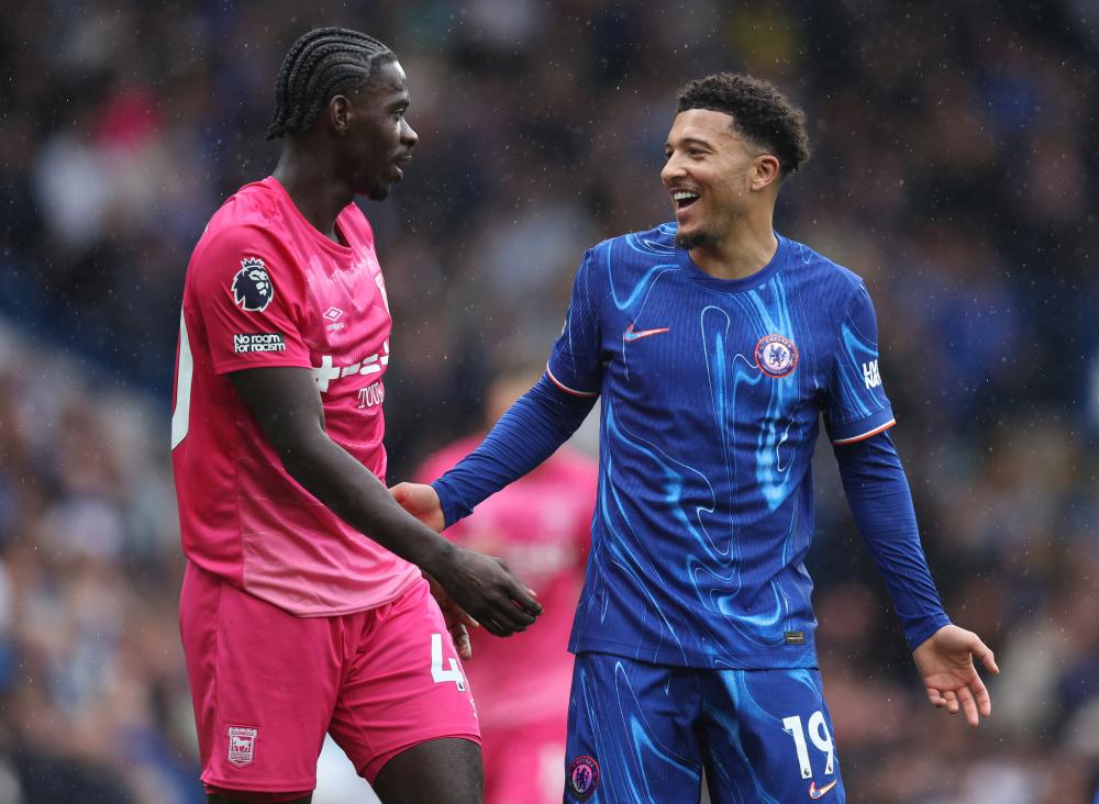 进攻端则由 进攻端则由